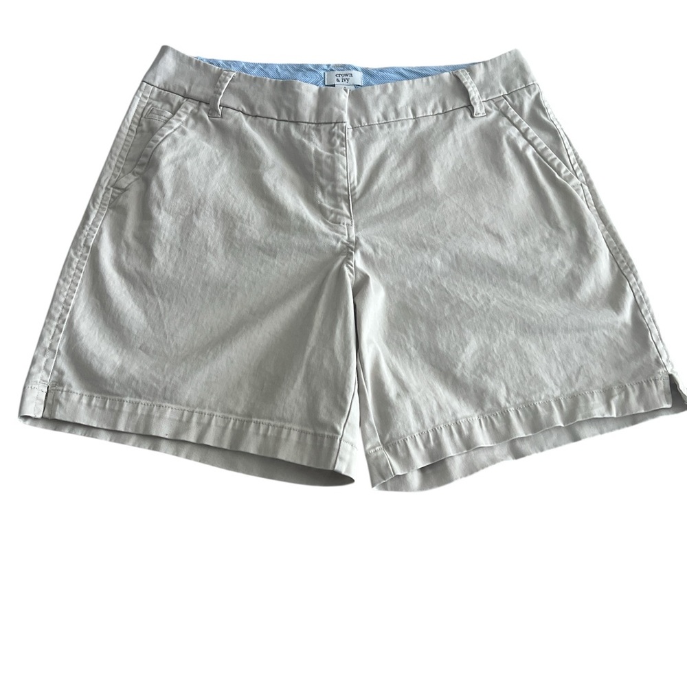 Crown & Ivy CAROLINE Beige Flat
Front Chino Shorts Sz 6 Cotton
Spandex Stretch.